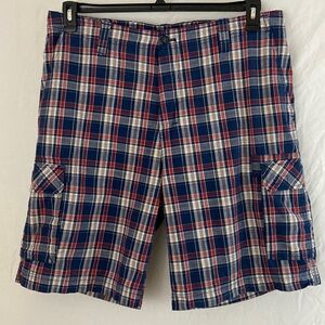 IZOD Blue Plaid Men’s Shorts Size 36